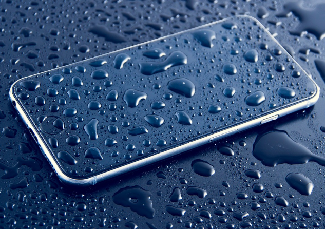 Cómo reparar un iPhone mojado